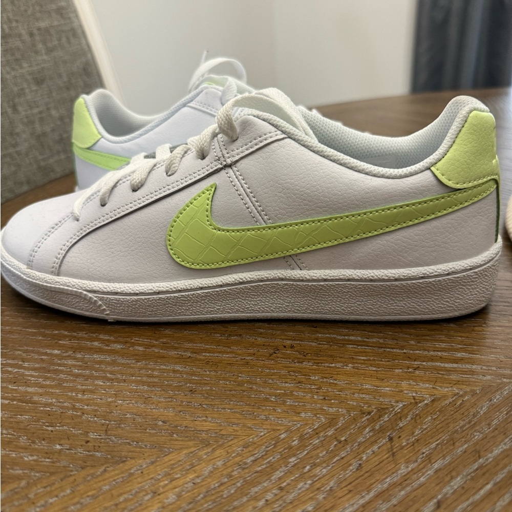 ***NEW*** Nike Court Vision Royale